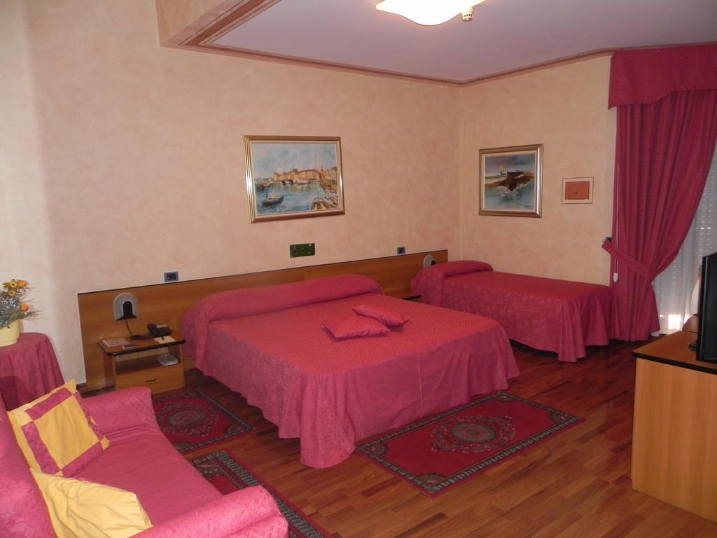 Hotel La Ruota Pianfei Room photo